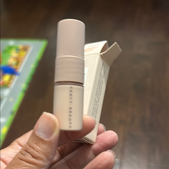 Fenty Beauty Pro Filt'r Primer in Cream Packaging - Picture 2 of 3